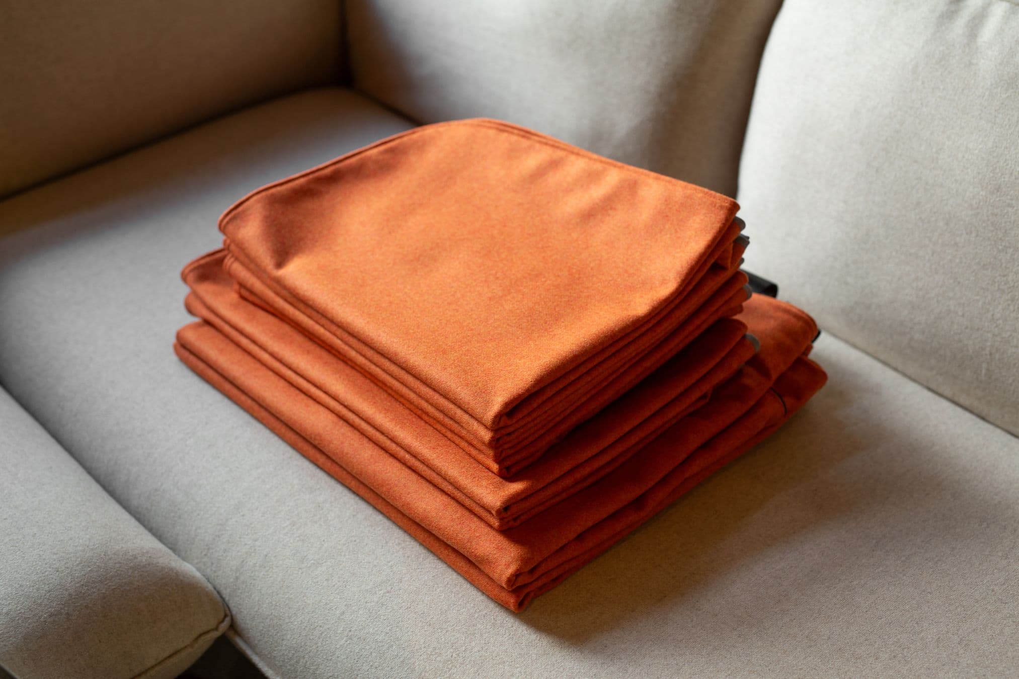Removing a washable cover from a Kairos sofa
