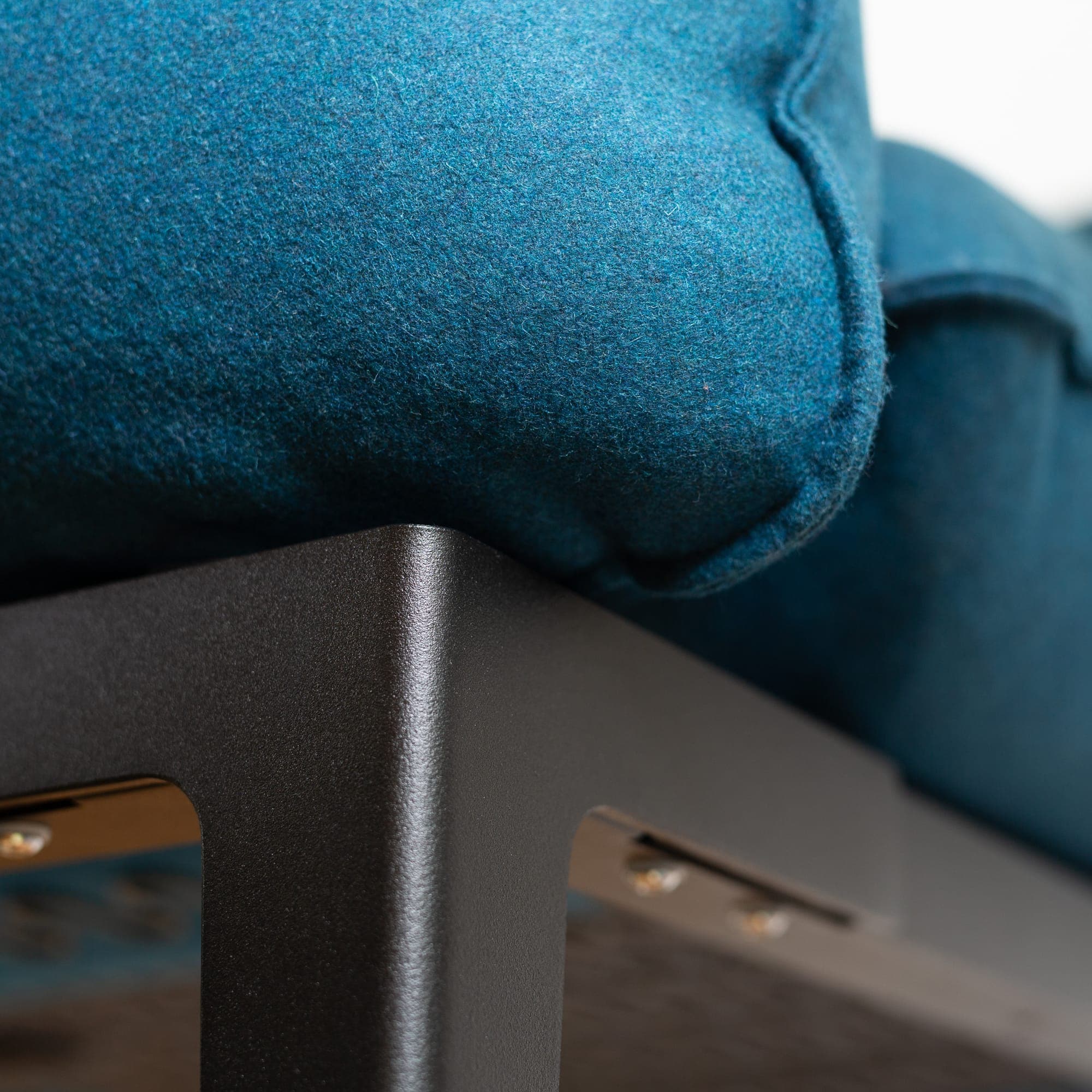 Premium materials — steel and Dutch sheep wool